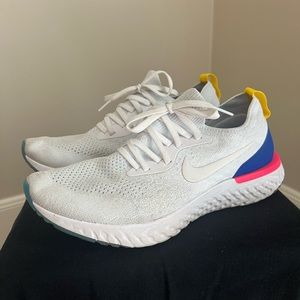 👟 NIKE EPIC REACT WOMENS SHOES (SIZE 9)